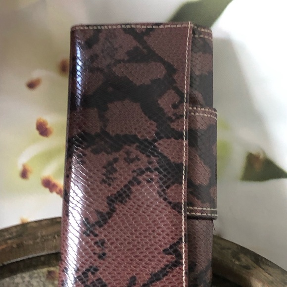 NWOT/ Pretty  brown color wallet with many slots. - Picture 5 of 8